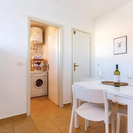 Studio In Apartment *